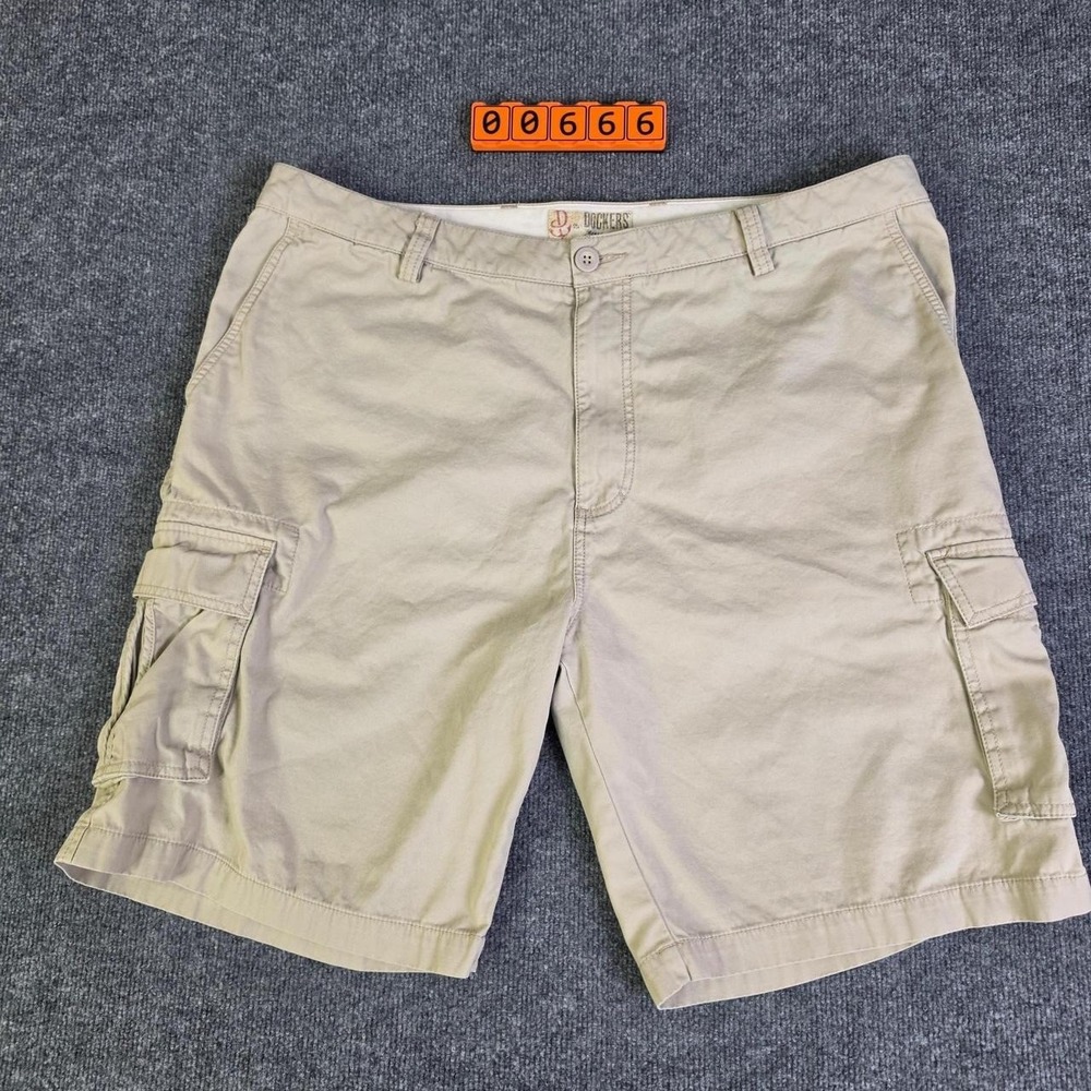 Dockers Tan Cargo Shorts Flat Front Relaxed Fit Size 42
